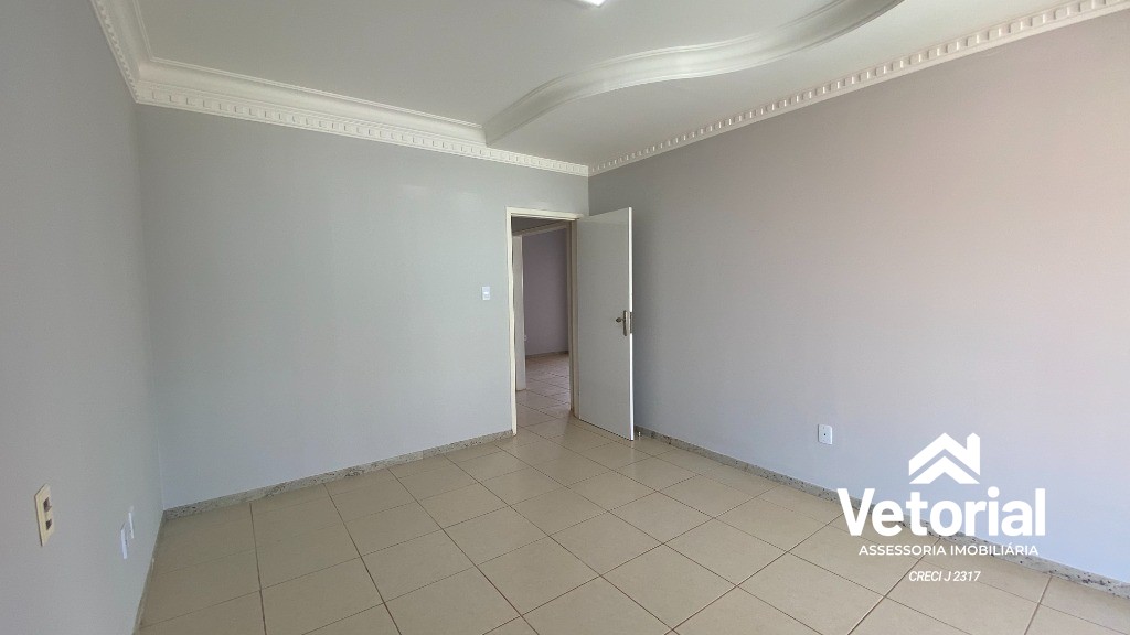 Foto Casa para Locação Comercial   4 Quartos, sendo 3 Suítes, closet, 3 Salas, 6 Banheiros, 2 Vagas, 479,99 m² - Renato Gonçalves - Barreriras/BA