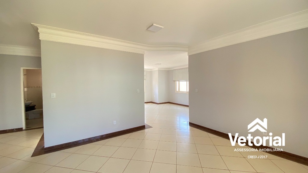 Foto Casa para Locação Comercial   4 Quartos, sendo 3 Suítes, closet, 3 Salas, 6 Banheiros, 2 Vagas, 479,99 m² - Renato Gonçalves - Barreriras/BA