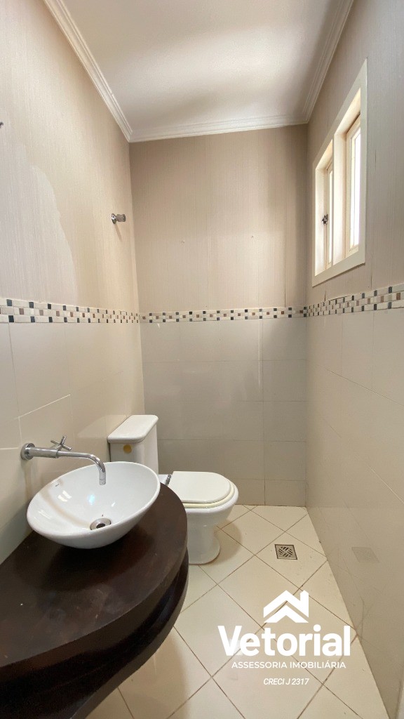 Foto Casa para Locação Comercial   4 Quartos, sendo 3 Suítes, closet, 3 Salas, 6 Banheiros, 2 Vagas, 479,99 m² - Renato Gonçalves - Barreriras/BA