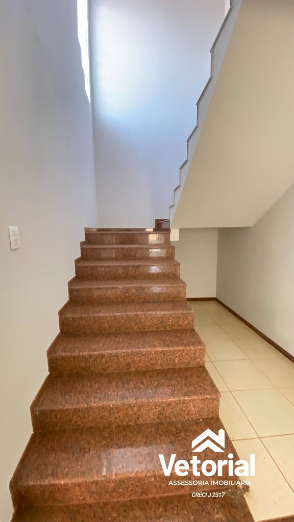 Foto Casa para Locação Comercial   4 Quartos, sendo 3 Suítes, closet, 3 Salas, 6 Banheiros, 2 Vagas, 479,99 m² - Renato Gonçalves - Barreriras/BA