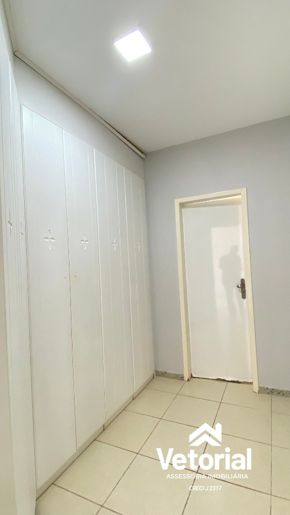 Foto Casa para Locação Comercial   4 Quartos, sendo 3 Suítes, closet, 3 Salas, 6 Banheiros, 2 Vagas, 479,99 m² - Renato Gonçalves - Barreriras/BA