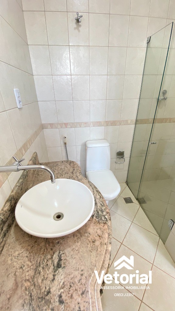 Foto Casa para Locação Comercial   4 Quartos, sendo 3 Suítes, closet, 3 Salas, 6 Banheiros, 2 Vagas, 479,99 m² - Renato Gonçalves - Barreriras/BA