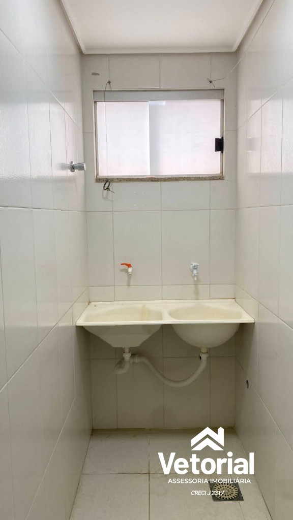 Foto Apto. 1/4, armário na cozinha, excelente localização, espaçoso e super ventilado - Barreiras/Ba