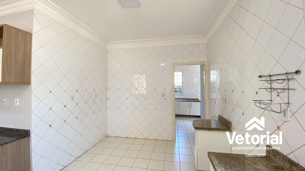 Foto Casa para Locação Comercial   4 Quartos, sendo 3 Suítes, closet, 3 Salas, 6 Banheiros, 2 Vagas, 479,99 m² - Renato Gonçalves - Barreriras/BA