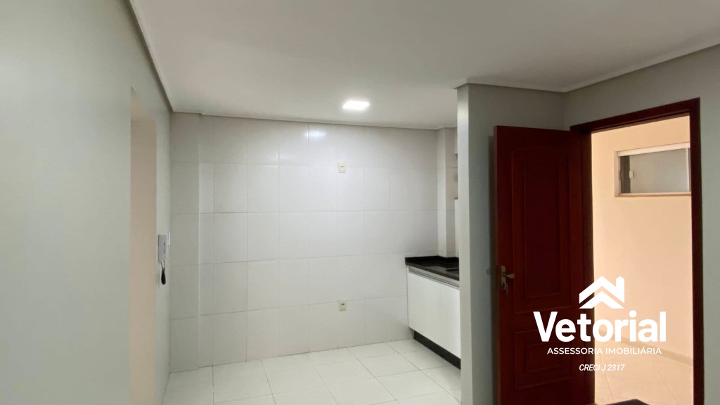 Foto Apto. 1/4, armário na cozinha, excelente localização, espaçoso e super ventilado - Barreiras/Ba