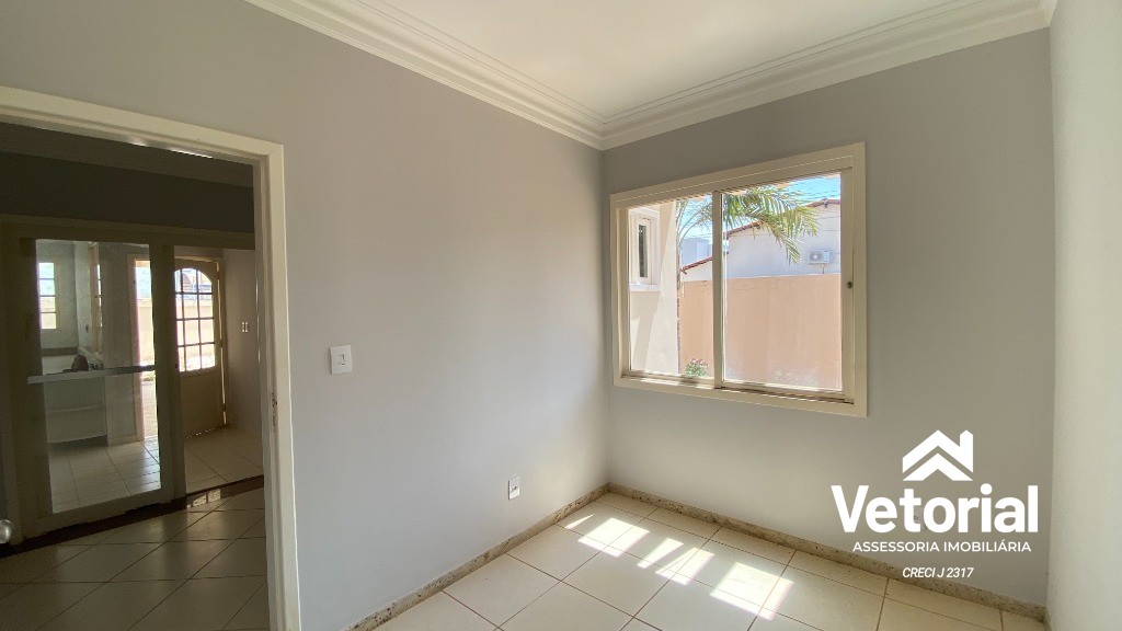 Foto Casa para Locação Comercial   4 Quartos, sendo 3 Suítes, closet, 3 Salas, 6 Banheiros, 2 Vagas, 479,99 m² - Renato Gonçalves - Barreriras/BA