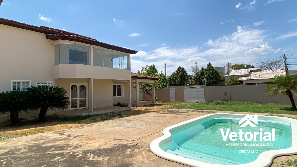 Foto Casa para Locação Comercial   4 Quartos, sendo 3 Suítes, closet, 3 Salas, 6 Banheiros, 2 Vagas, 479,99 m² - Renato Gonçalves - Barreriras/BA
