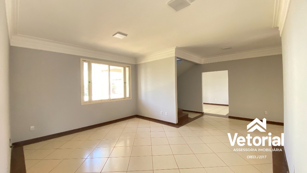 Foto Casa para Locação Comercial   4 Quartos, sendo 3 Suítes, closet, 3 Salas, 6 Banheiros, 2 Vagas, 479,99 m² - Renato Gonçalves - Barreriras/BA