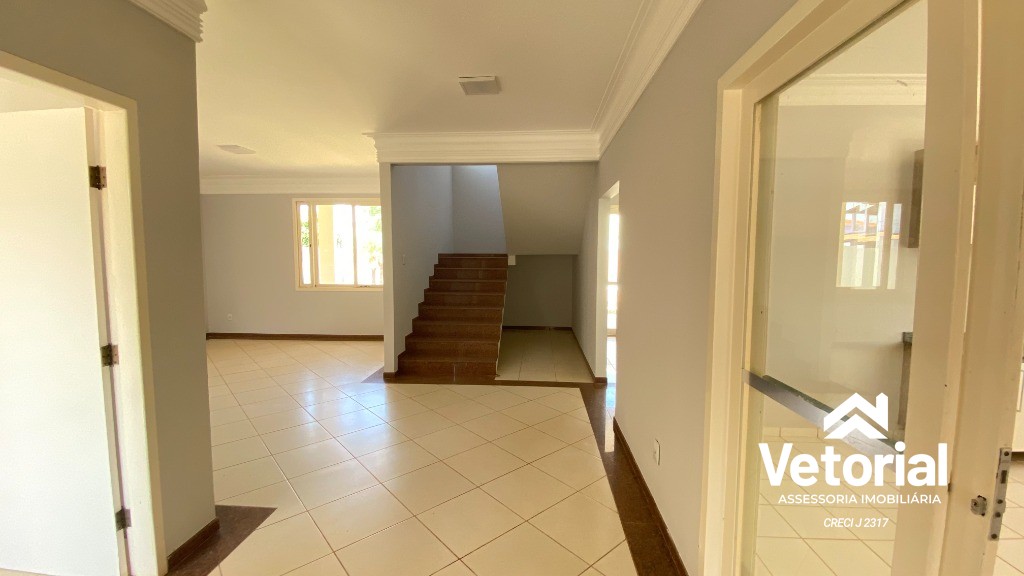 Foto Casa para Locação Comercial   4 Quartos, sendo 3 Suítes, closet, 3 Salas, 6 Banheiros, 2 Vagas, 479,99 m² - Renato Gonçalves - Barreriras/BA