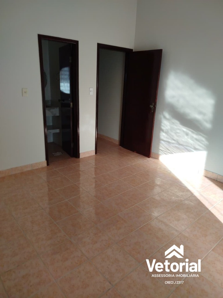 Foto Casa para locação no Sandra Regina: 3 quartos, 1 suíte, 150 m² de área, garagem ampla, quintal, churrasqueira - Barreiras/Ba