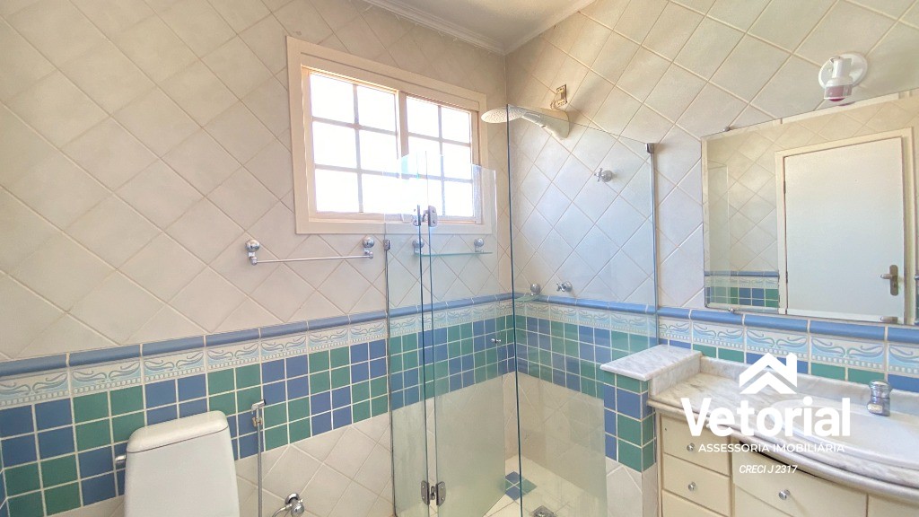 Foto Casa para Locação Comercial   4 Quartos, sendo 3 Suítes, closet, 3 Salas, 6 Banheiros, 2 Vagas, 479,99 m² - Renato Gonçalves - Barreriras/BA