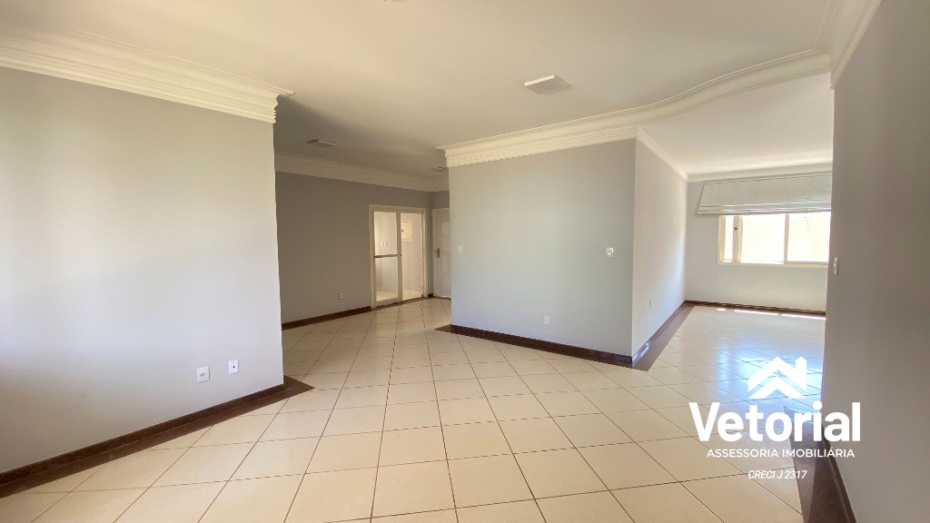 Foto Casa para Locação Comercial   4 Quartos, sendo 3 Suítes, closet, 3 Salas, 6 Banheiros, 2 Vagas, 479,99 m² - Renato Gonçalves - Barreriras/BA