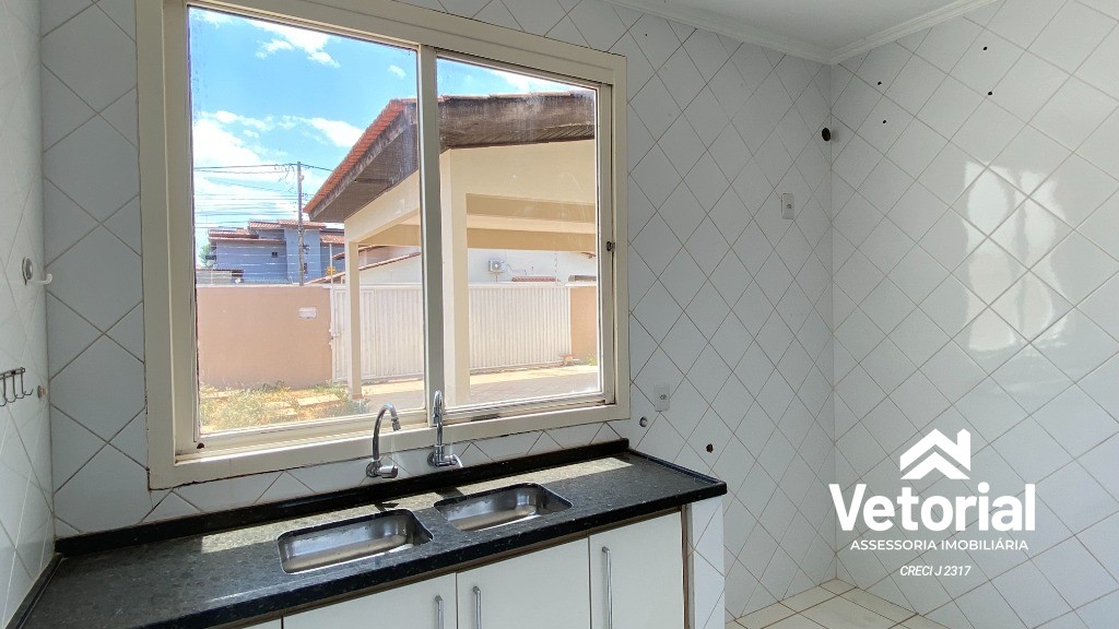 Foto Casa para Locação Comercial   4 Quartos, sendo 3 Suítes, closet, 3 Salas, 6 Banheiros, 2 Vagas, 479,99 m² - Renato Gonçalves - Barreriras/BA