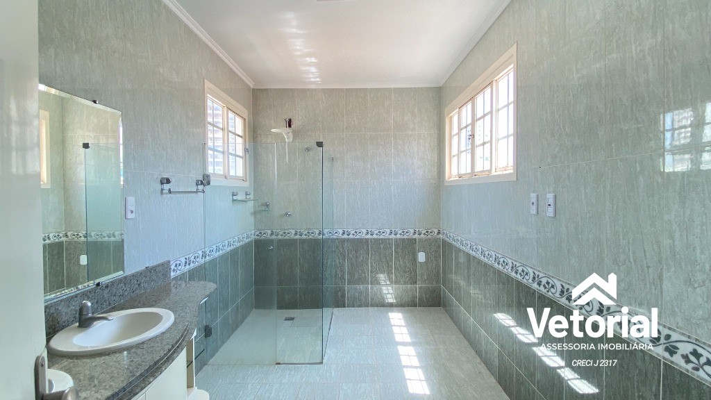 Foto Casa para Locação Comercial   4 Quartos, sendo 3 Suítes, closet, 3 Salas, 6 Banheiros, 2 Vagas, 479,99 m² - Renato Gonçalves - Barreriras/BA