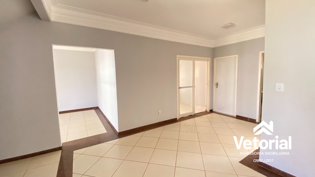 Foto Casa para Locação Comercial   4 Quartos, sendo 3 Suítes, closet, 3 Salas, 6 Banheiros, 2 Vagas, 479,99 m² - Renato Gonçalves - Barreriras/BA