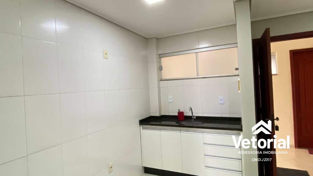 Foto Apto. 1/4, armário na cozinha, excelente localização, espaçoso e super ventilado - Barreiras/Ba