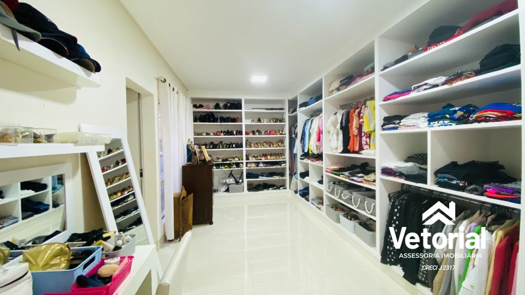 Foto Casa Luxo à venda - 04 suítes, sendo 01 com closet, piscina com cascata, grande área de lazer, localização incrível - Barreiras/Bahia