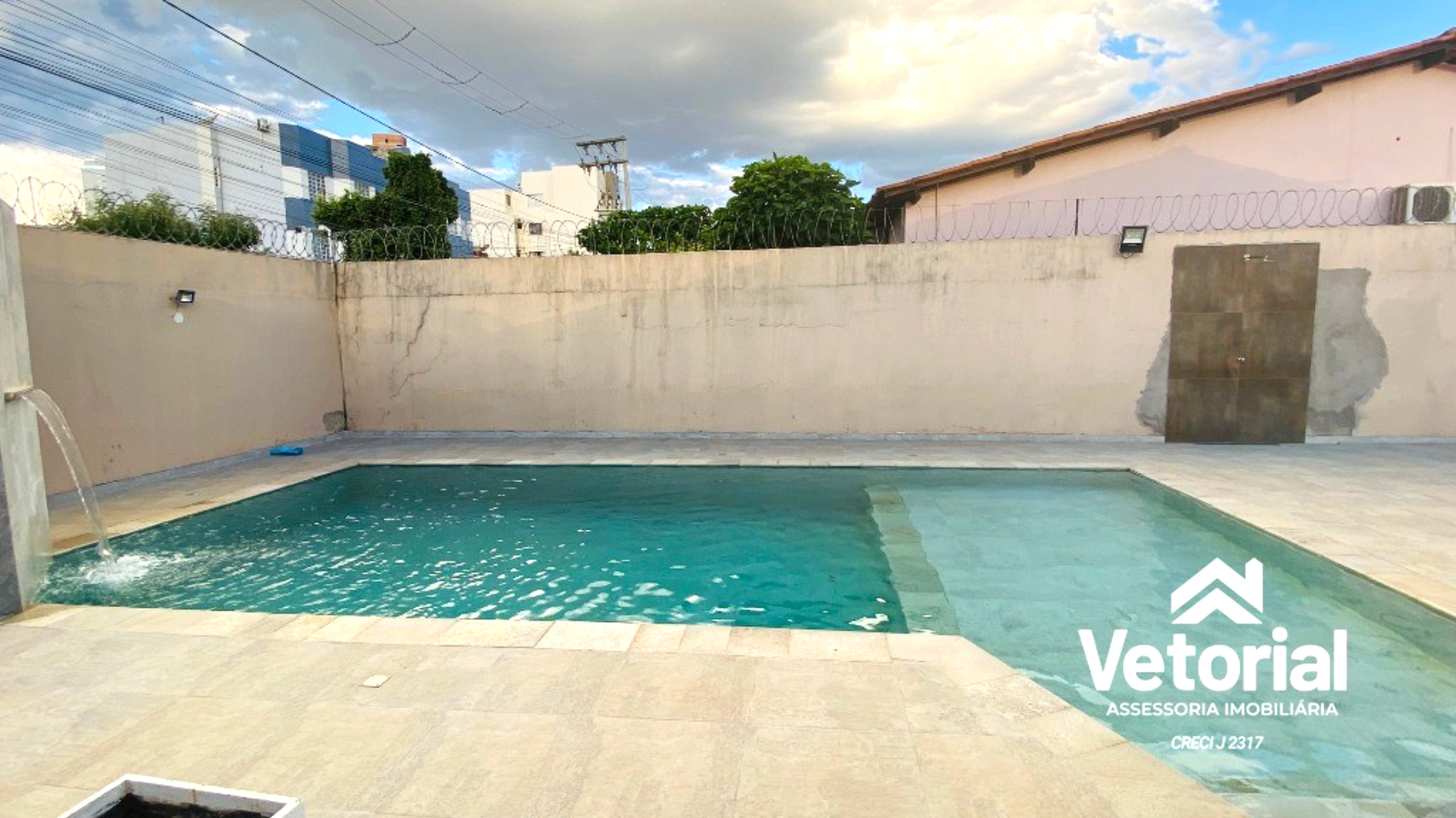 Foto Casa Luxo à venda - 04 suítes, sendo 01 com closet, piscina com cascata, grande área de lazer, localização incrível - Barreiras/Bahia