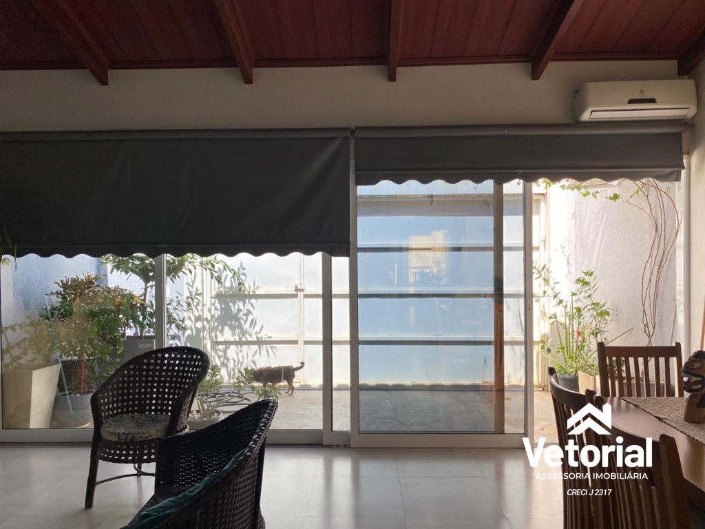 Foto Que casa, senhores! 3 quartos, sendo 01 com suíte, duas salas, toda no porcelanato, escriturada e super aconchegante! Recanto dos Pássaros - Barreiras