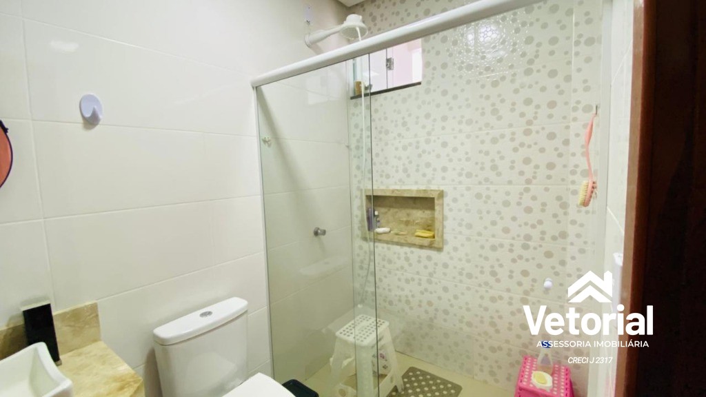 Foto Que casa, senhores! 3 quartos, sendo 01 com suíte, duas salas, toda no porcelanato, escriturada e super aconchegante! Recanto dos Pássaros - Barreiras