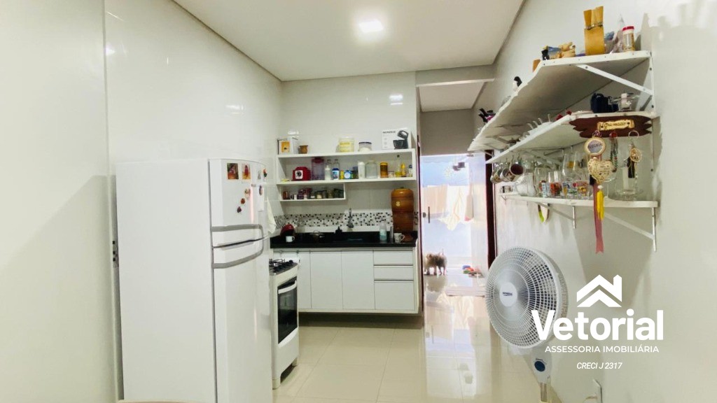 Foto Que casa, senhores! 3 quartos, sendo 01 com suíte, duas salas, toda no porcelanato, escriturada e super aconchegante! Recanto dos Pássaros - Barreiras