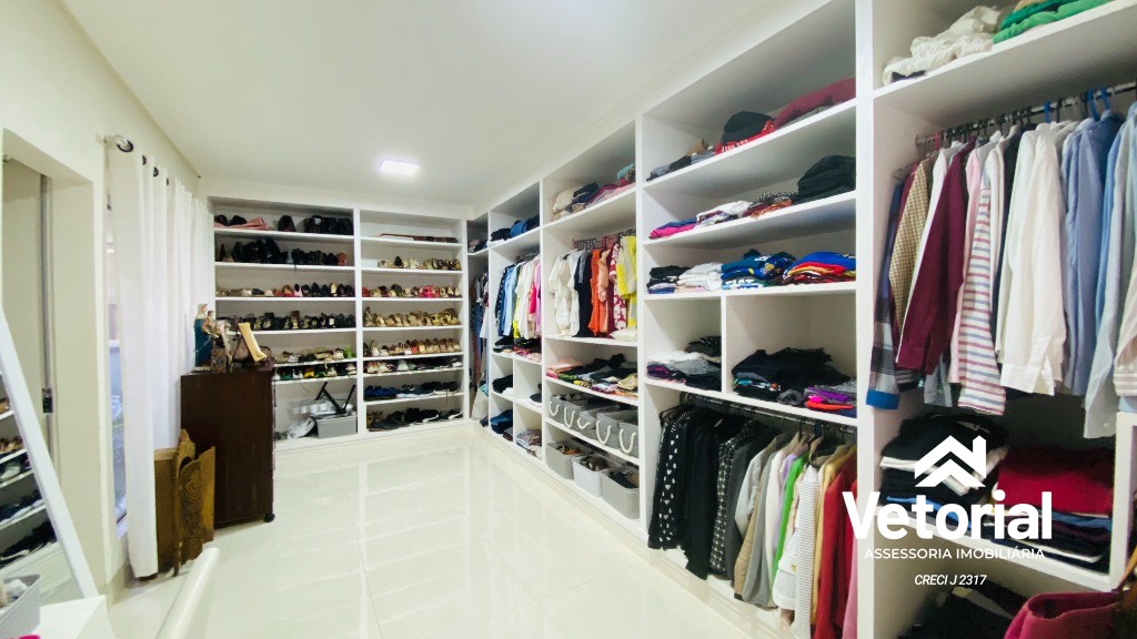 Foto Casa Luxo à venda - 04 suítes, sendo 01 com closet, piscina com cascata, grande área de lazer, localização incrível - Barreiras/Bahia