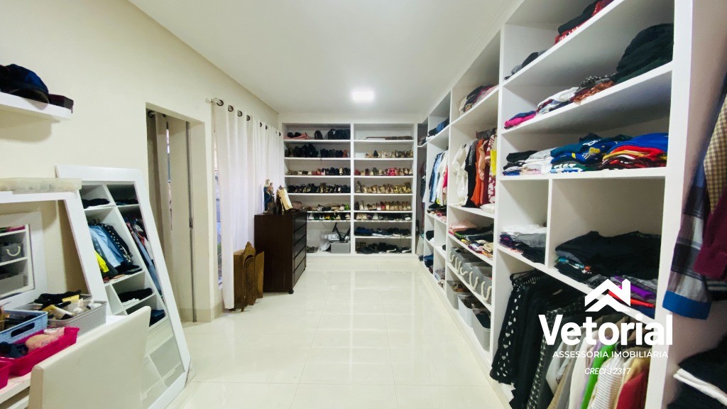 Foto Casa Luxo à venda - 04 suítes, sendo 01 com closet, piscina com cascata, grande área de lazer, localização incrível - Barreiras/Bahia