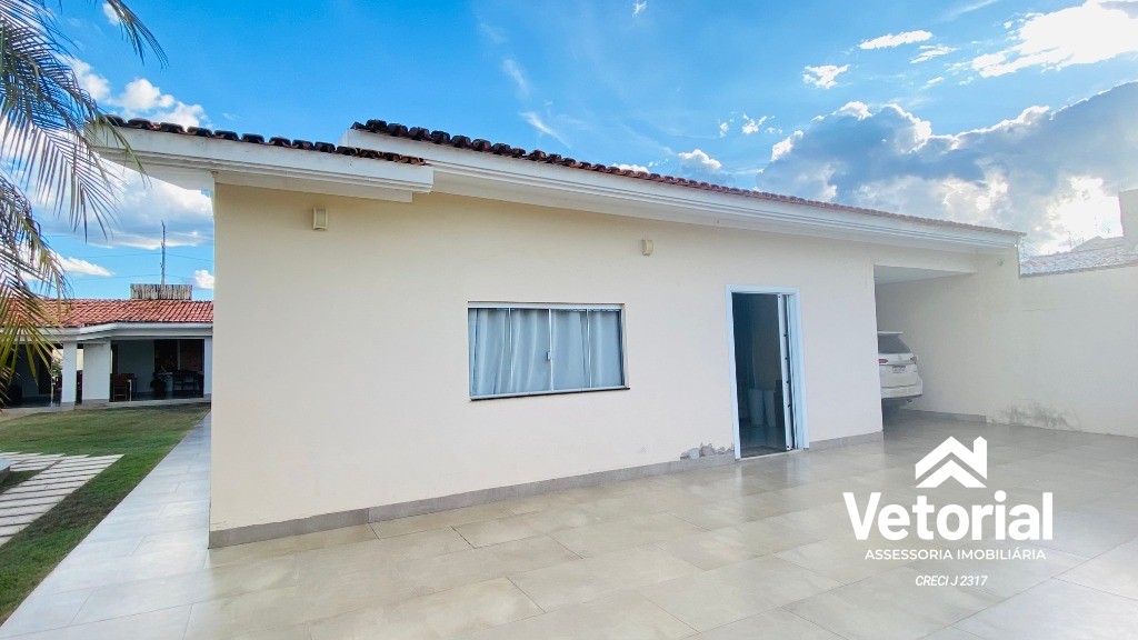 Foto Casa Luxo à venda - 04 suítes, sendo 01 com closet, piscina com cascata, grande área de lazer, localização incrível - Barreiras/Bahia