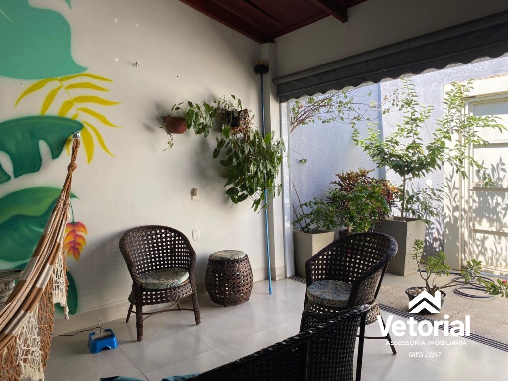 Foto Que casa, senhores! 3 quartos, sendo 01 com suíte, duas salas, toda no porcelanato, escriturada e super aconchegante! Recanto dos Pássaros - Barreiras