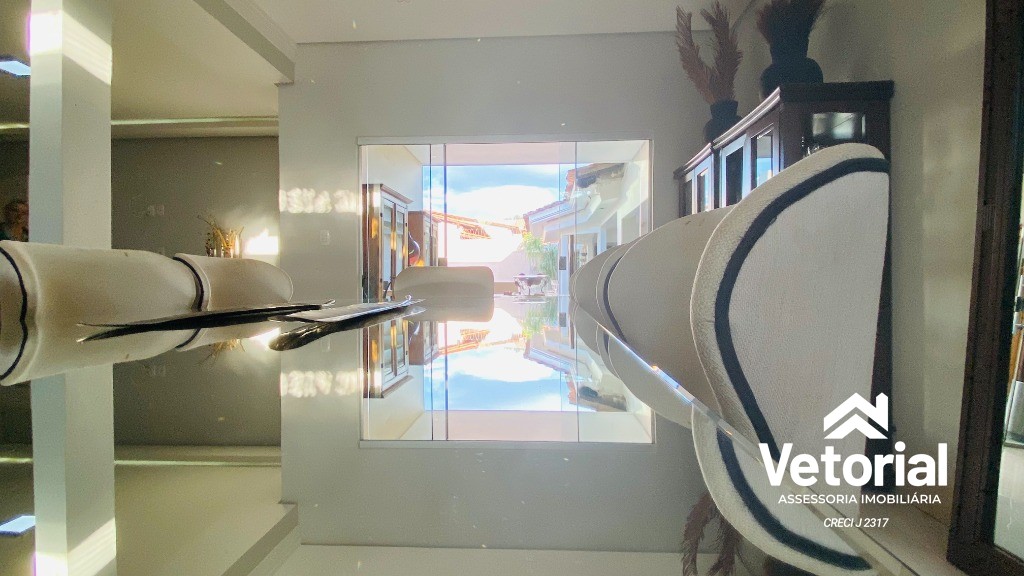 Foto Casa Luxo à venda - 04 suítes, sendo 01 com closet, piscina com cascata, grande área de lazer, localização incrível - Barreiras/Bahia