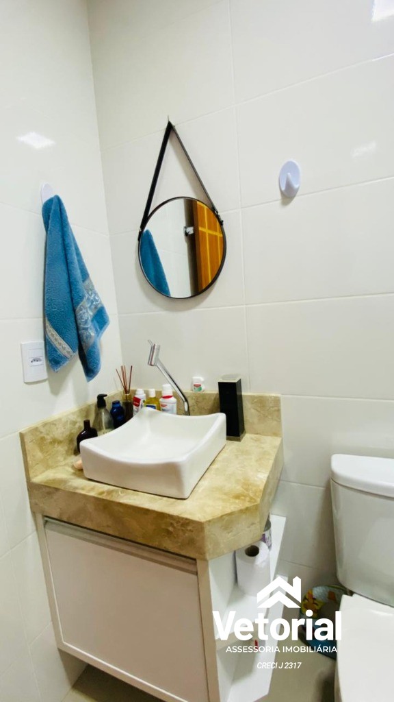 Foto Que casa, senhores! 3 quartos, sendo 01 com suíte, duas salas, toda no porcelanato, escriturada e super aconchegante! Recanto dos Pássaros - Barreiras