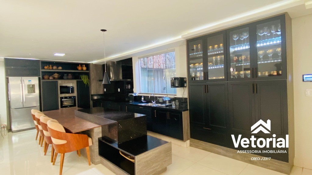 Foto Casa Luxo à venda - 04 suítes, sendo 01 com closet, piscina com cascata, grande área de lazer, localização incrível - Barreiras/Bahia