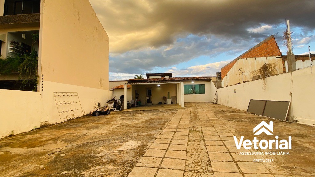 Foto Casa Luxo à venda - 04 suítes, sendo 01 com closet, piscina com cascata, grande área de lazer, localização incrível - Barreiras/Bahia