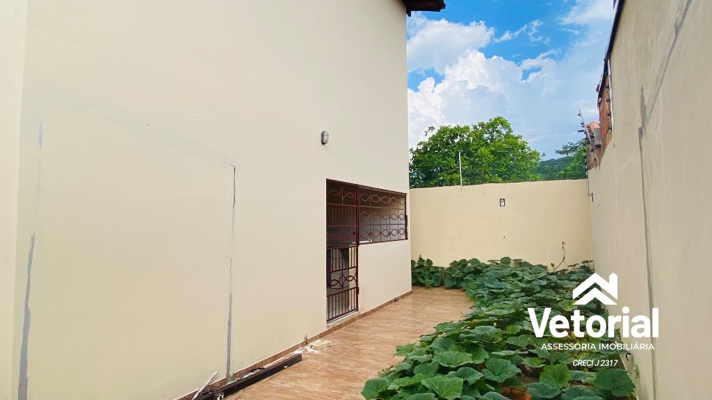 Foto Casa para aluguel com 4 quartos, sendo 02 com suíte, churrasqueira, garagem coberta - Morada da Lua - Barreiras/Bahia