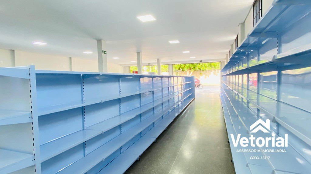 Foto Ponto comercial com 190 m2, portas automáticas, sistema de câmeras, alarme, localizado na avenida principal do bairro Vila Nova