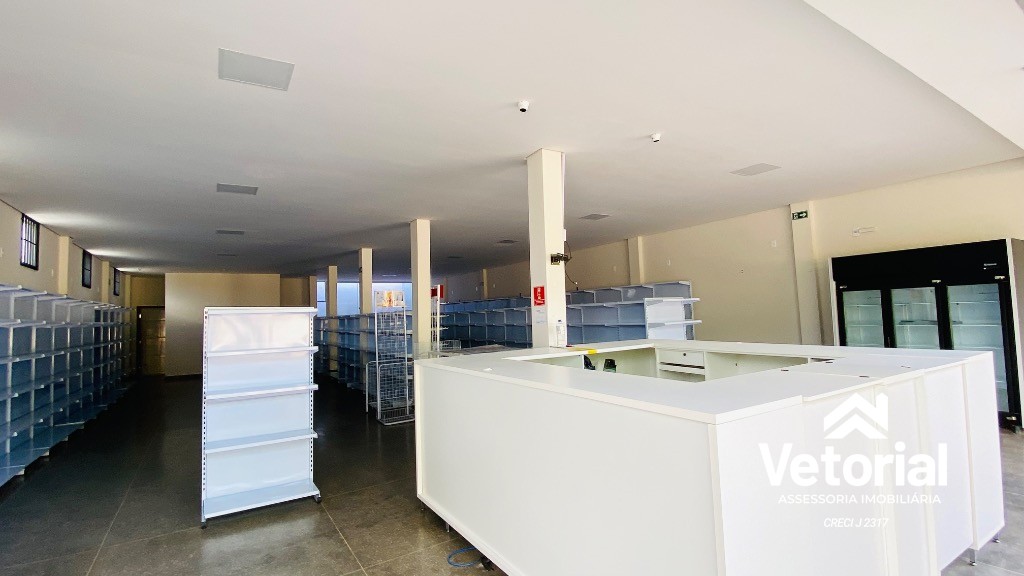 Foto Ponto comercial com 190 m2, portas automáticas, sistema de câmeras, alarme, localizado na avenida principal do bairro Vila Nova