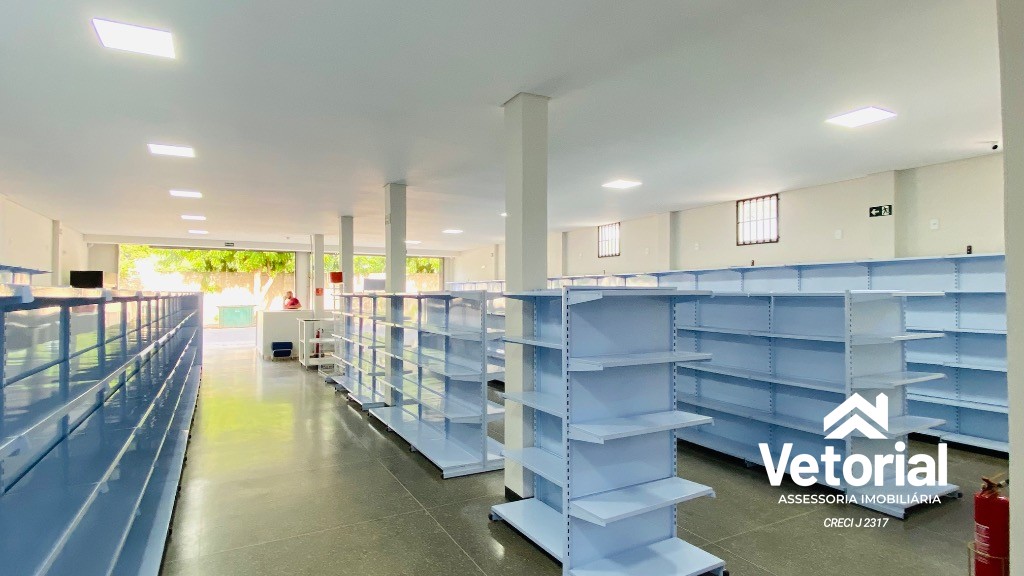 Foto Ponto comercial com 190 m2, portas automáticas, sistema de câmeras, alarme, localizado na avenida principal do bairro Vila Nova