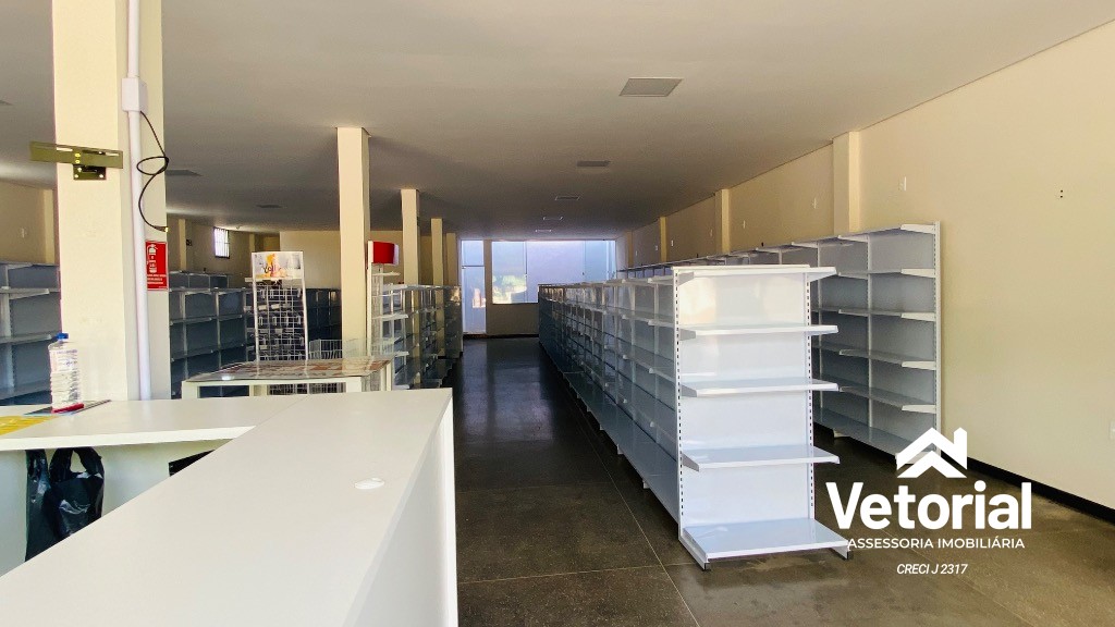Foto Ponto comercial com 190 m2, portas automáticas, sistema de câmeras, alarme, localizado na avenida principal do bairro Vila Nova