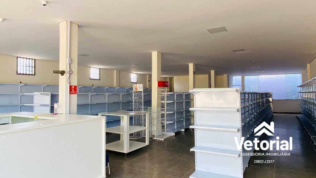 Foto Ponto comercial com 190 m2, portas automáticas, sistema de câmeras, alarme, localizado na avenida principal do bairro Vila Nova