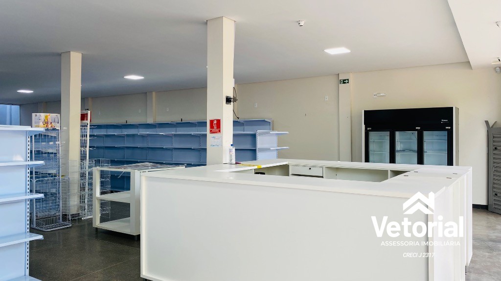 Foto Ponto comercial com 190 m2, portas automáticas, sistema de câmeras, alarme, localizado na avenida principal do bairro Vila Nova
