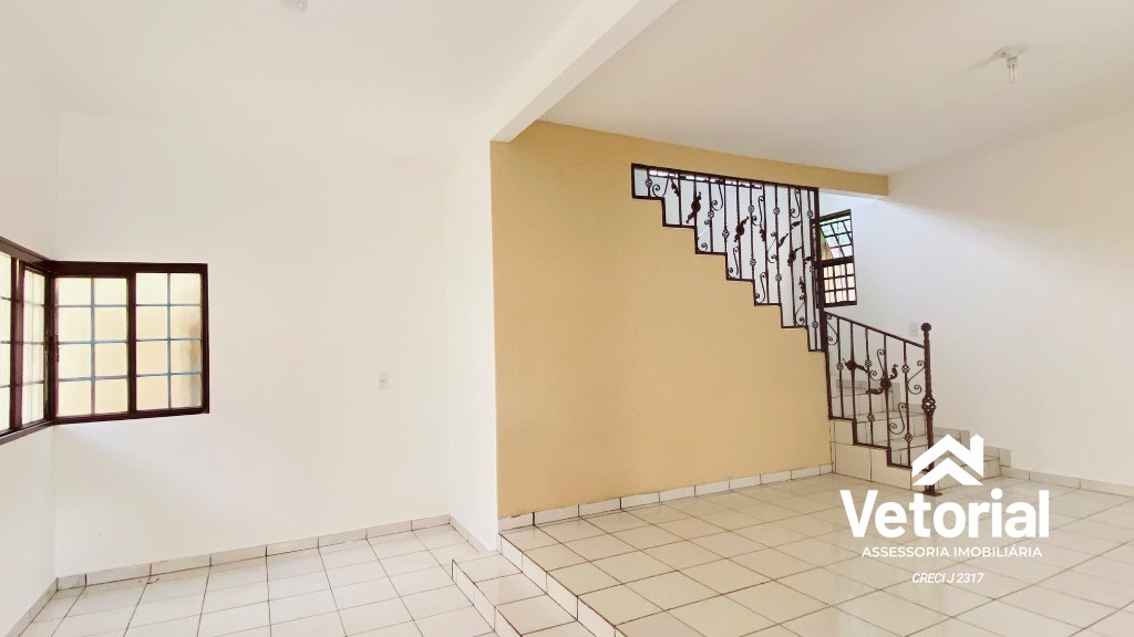 Foto Casa para aluguel com 4 quartos, sendo 02 com suíte, churrasqueira, garagem coberta - Morada da Lua - Barreiras/Bahia