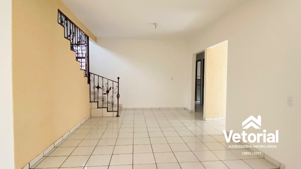 Foto Casa para aluguel com 4 quartos, sendo 02 com suíte, churrasqueira, garagem coberta - Morada da Lua - Barreiras/Bahia