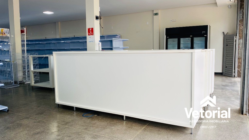 Foto Ponto comercial com 190 m2, portas automáticas, sistema de câmeras, alarme, localizado na avenida principal do bairro Vila Nova