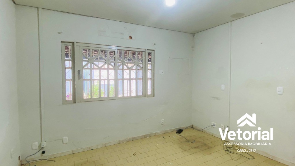Foto Ponto comercial para locação no centro da cidade - 200 m², 4 salas, 03 banheiros e muito mais - Barreiras/Ba