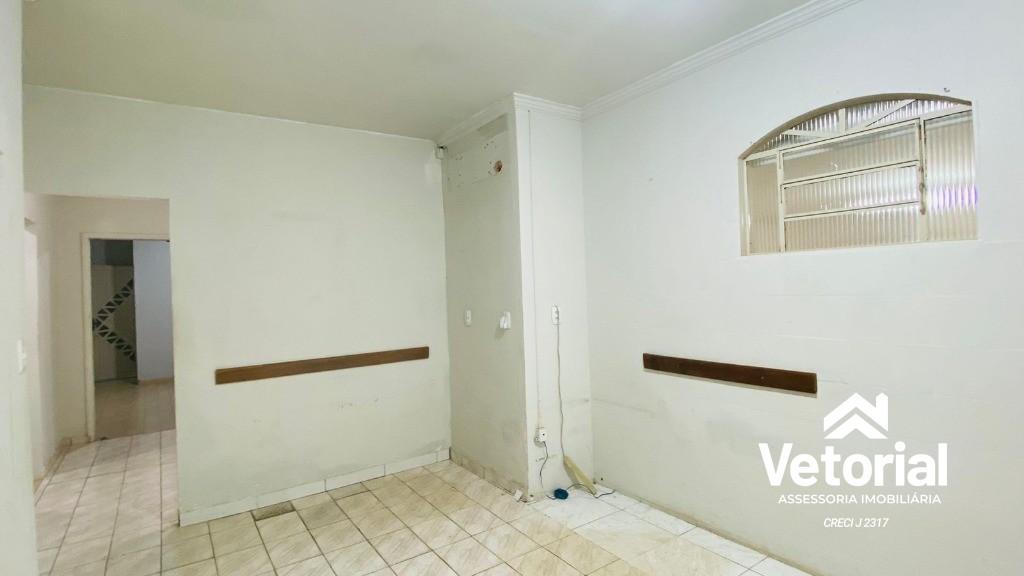 Foto Ponto comercial para locação no centro da cidade - 200 m², 4 salas, 03 banheiros e muito mais - Barreiras/Ba