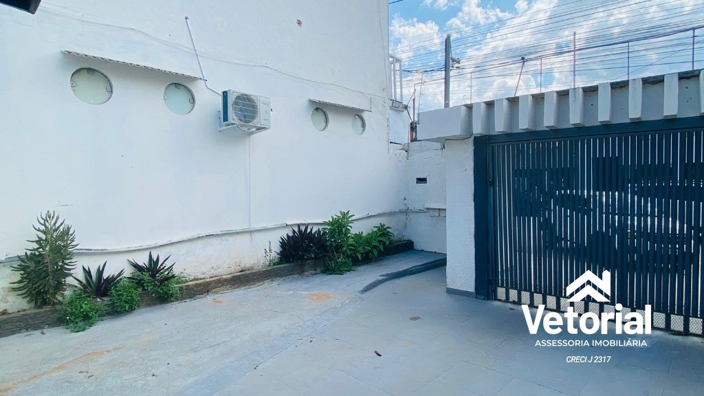 Foto Ponto comercial para locação no centro da cidade - 200 m², 4 salas, 03 banheiros e muito mais - Barreiras/Ba
