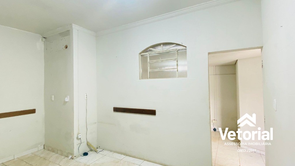 Foto Ponto comercial para locação no centro da cidade - 200 m², 4 salas, 03 banheiros e muito mais - Barreiras/Ba