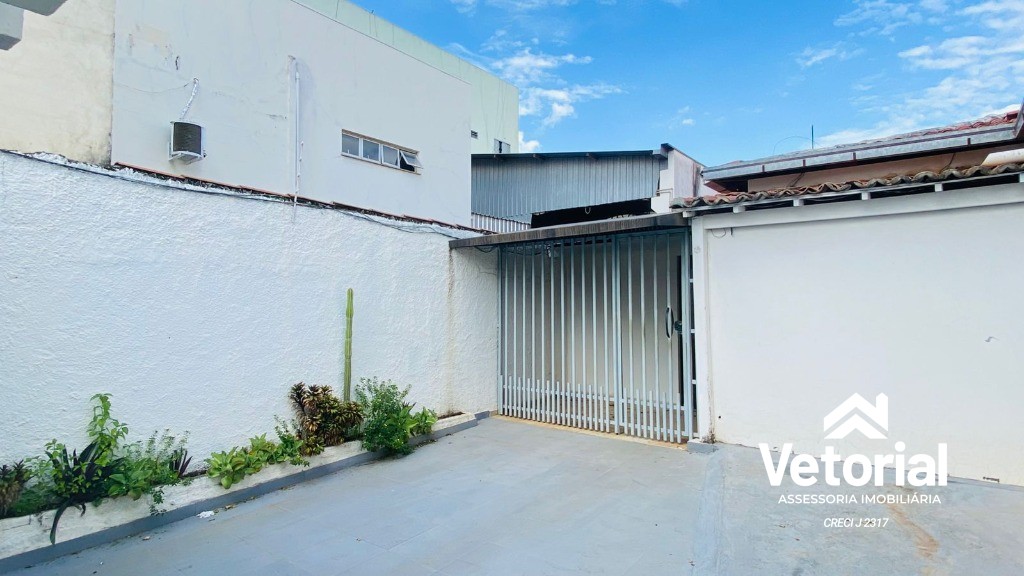 Foto Ponto comercial para locação no centro da cidade - 200 m², 4 salas, 03 banheiros e muito mais - Barreiras/Ba