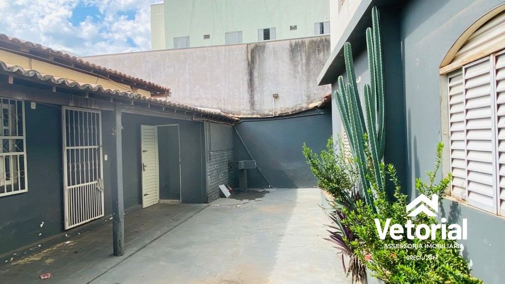 Foto Ponto comercial para locação no centro da cidade - 200 m², 4 salas, 03 banheiros e muito mais - Barreiras/Ba