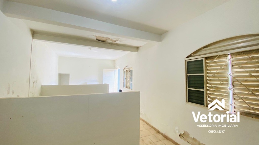 Foto Ponto comercial para locação no centro da cidade - 200 m², 4 salas, 03 banheiros e muito mais - Barreiras/Ba